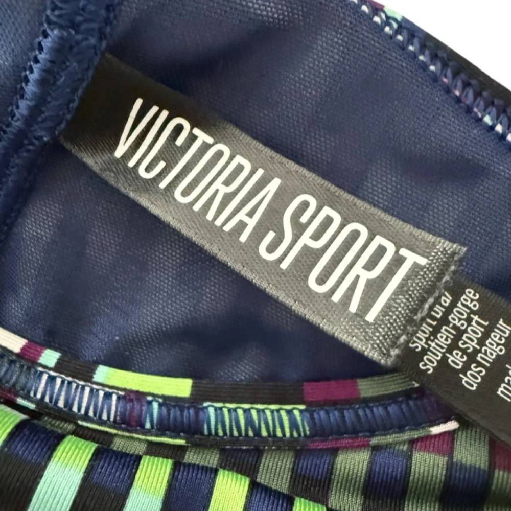 Victoria’s Secret Sport Bra The Player Racerback Size M Multicolor Geometric